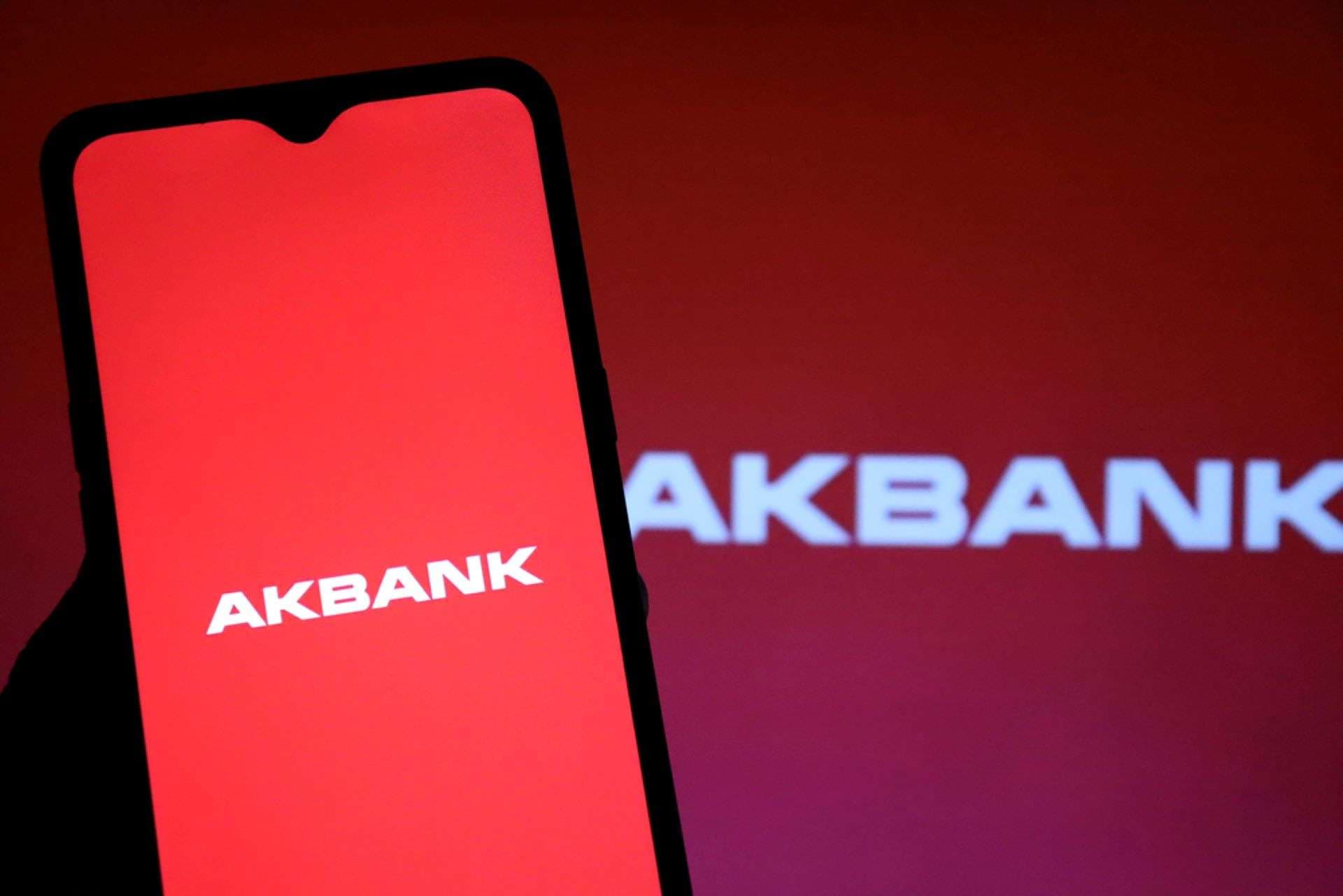 Akbank'ın 34,3 Milyar TL Net Karı: Türkiye'nin En Büyük Bankası Nasıl Performans Gösterdi?