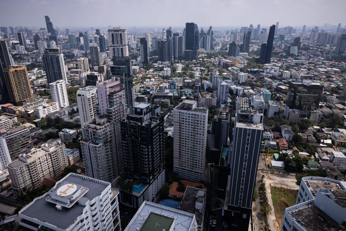 Emerging Asia Bonds Attract Global Funds as They Shun Fed Hikes
