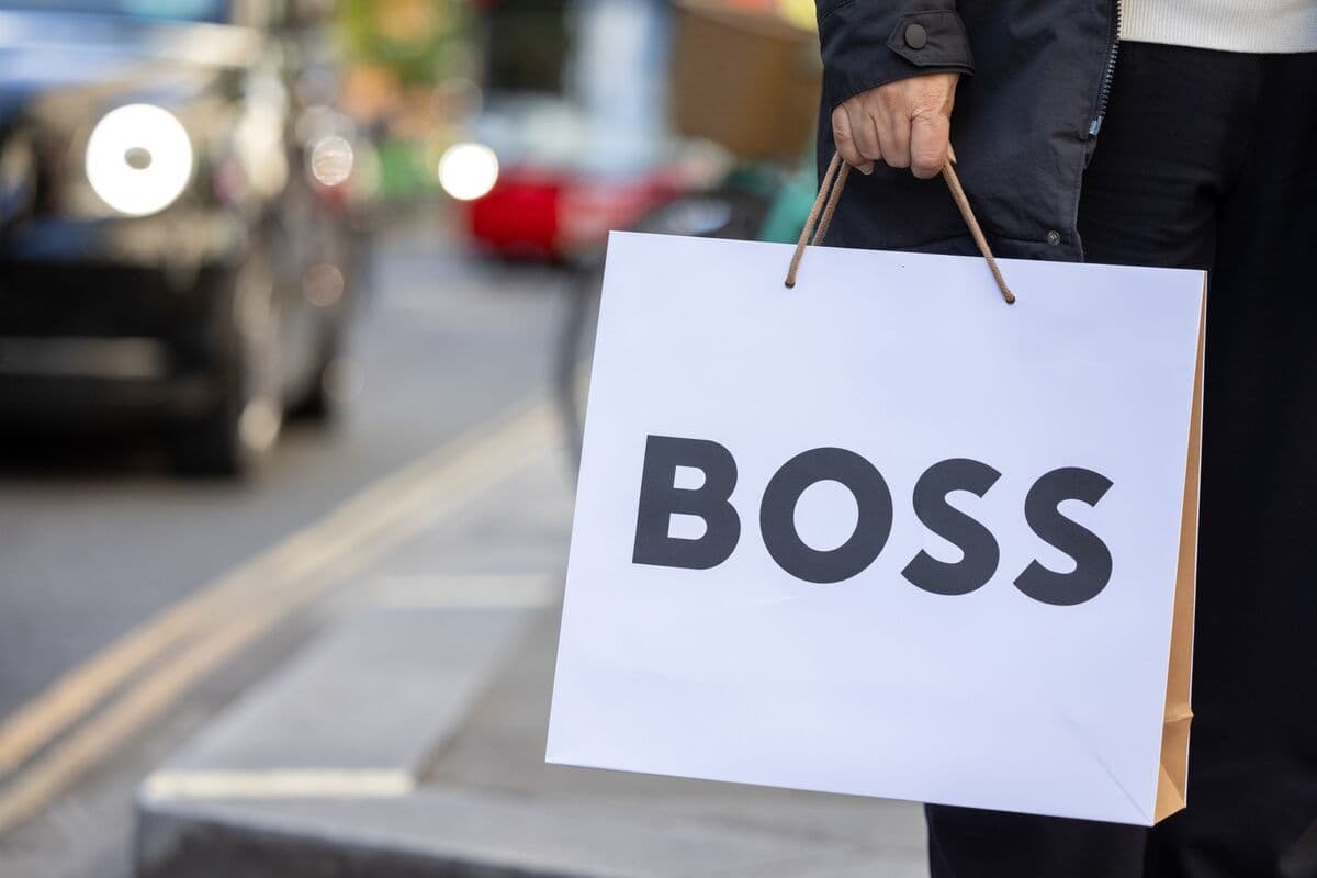 Hugo Boss'un Yönetim Kurulu Frasers'ın Teklifini Reddetti