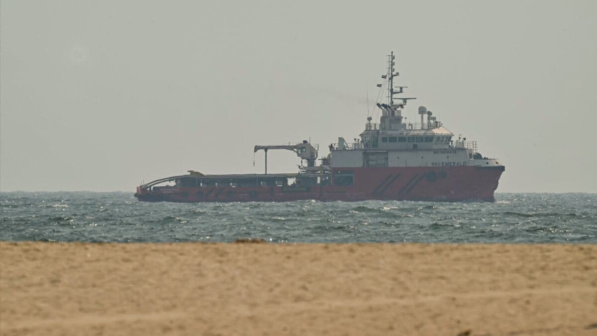 Hormuz Strait Reopening: Energy Flows Face Prolonged Uncertainty Amid Shipping Disruptions