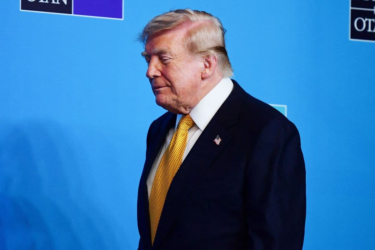 Trump'ın İran Barış Çağrısı Sonrası Petrol Fiyatları Yükseldi, ABD Hisse Senetleri Düştü