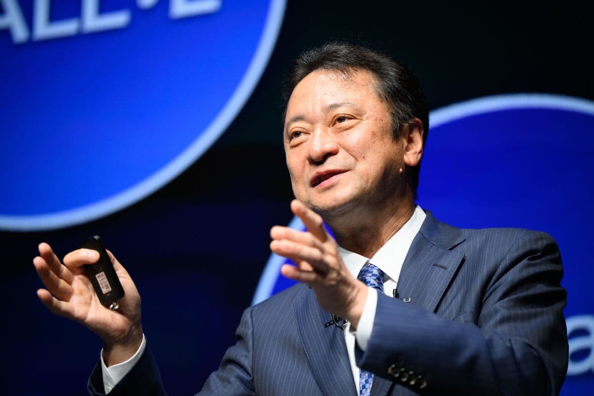 SoftBank: Amerika'daki Büyük Oyunı Başlıyor, Veri Merkezleri ve Bilgi Pazarı Bekliyor
