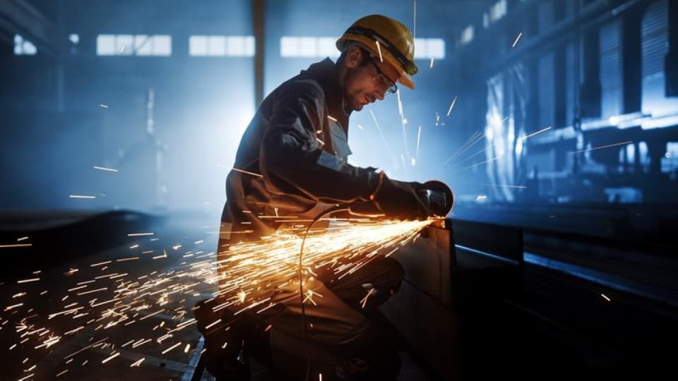Turkish Manufacturing Slowdown Persists for 28th Month: Global Demand and Inflation Dynamics