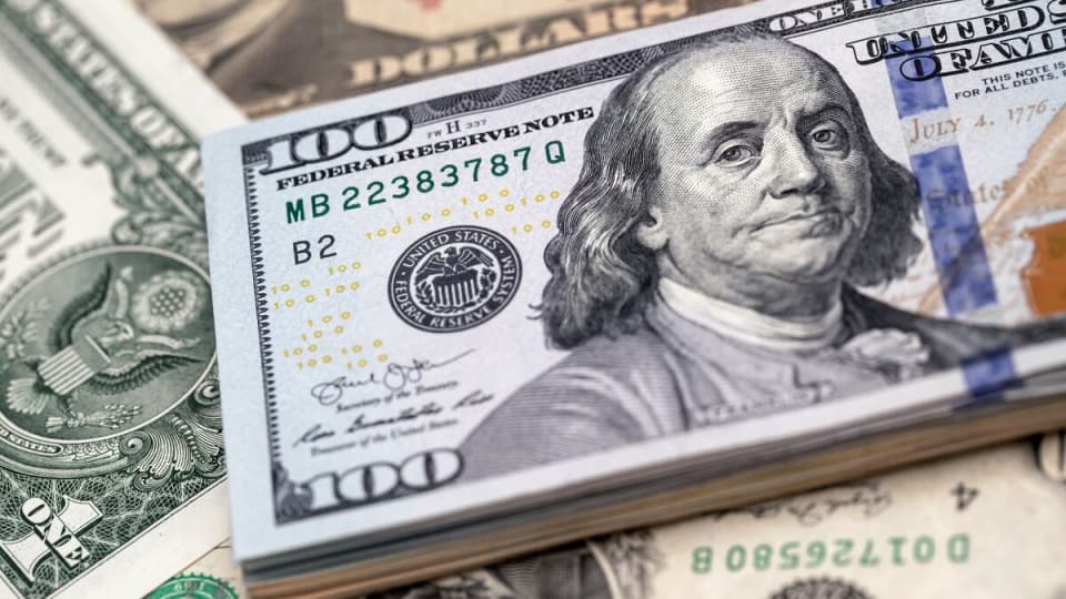 US Consumer Debt Hits New Records as Credit Card Spending Soars