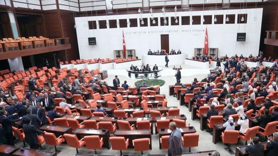 Yabancı Tahvil Alımında Altı Ayın Zirvesi, Döviz Mevduatları Yükseliyor