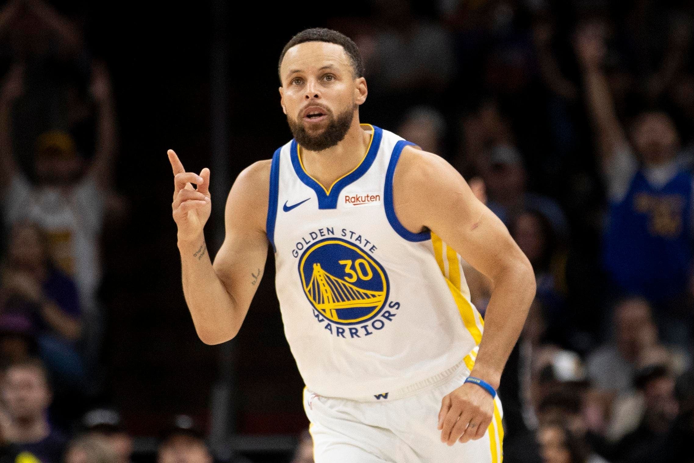 Curry’nin 136,7 Milyon Dolarlık Süper Anlaşması: Warriors’ı Finansal Oyun Alanına Taşır mı?