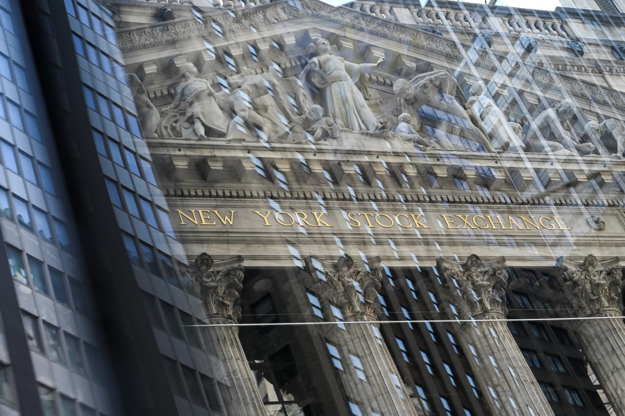S&P 500's 6% Surge: 5 Crucial Takeaways for Investors