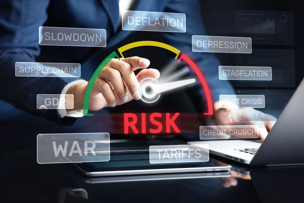 Bond Market Hits Calm Not Seen Since Early 2000s: Warning Signals and Hedge Playbooks