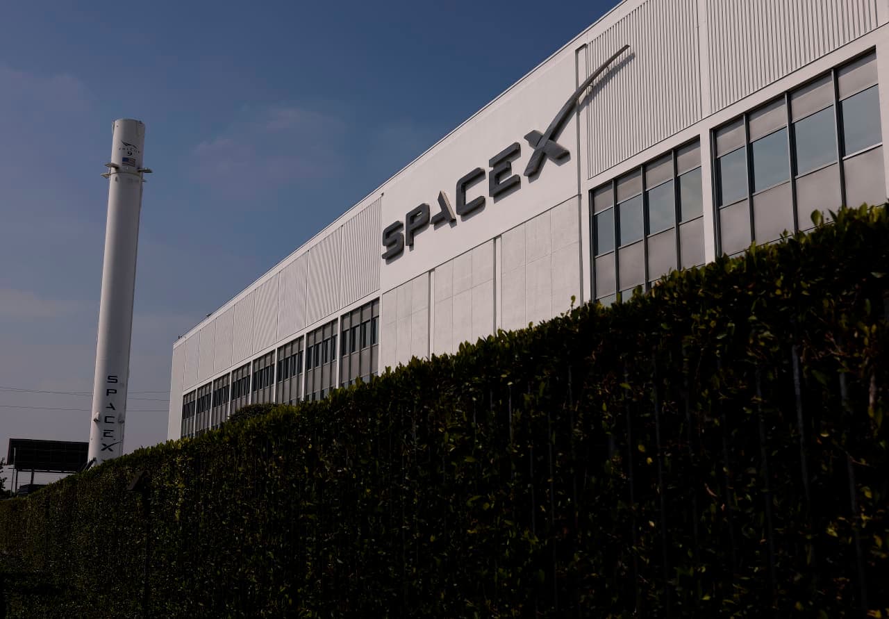 SpaceX Shares Surge: Lockup Expiration Fuels Record Performance