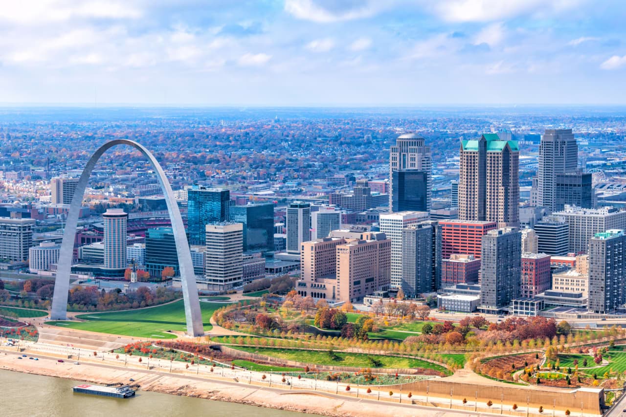 The Midwest Bastion: A Century of Defying the U.S. Housing Bubble