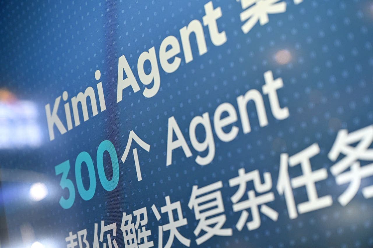 White House Mulls Ban on Chinese AI Models Amid Intensifying Tech Rivalry
