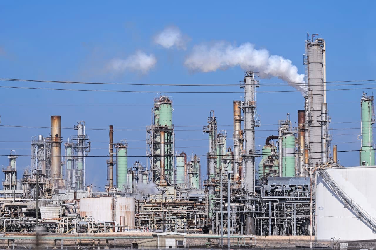 Petrol Rafinerilerinde Altın Çağ: İran Savaş Riski Kârları Üç Katına Çıkarabilir