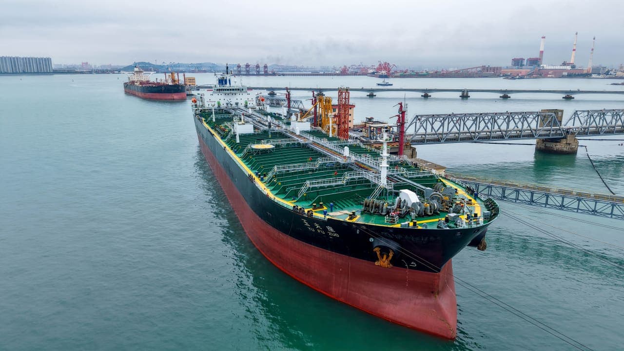 Oil Supply Crunch Deepens as Russia’s Refining Constraints Add to Global Pressures