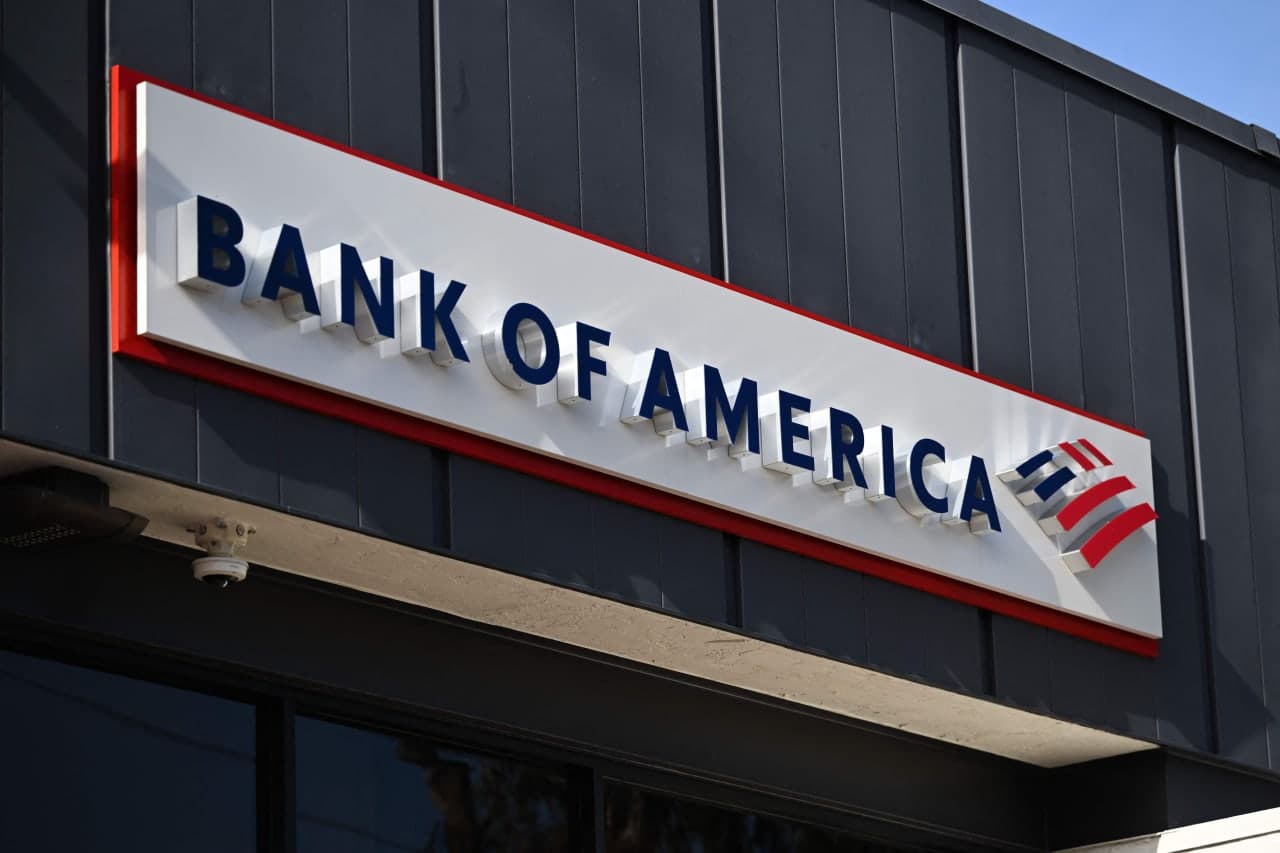 Bank of America Shares Flip Premarket Decline After Blockbuster Earnings