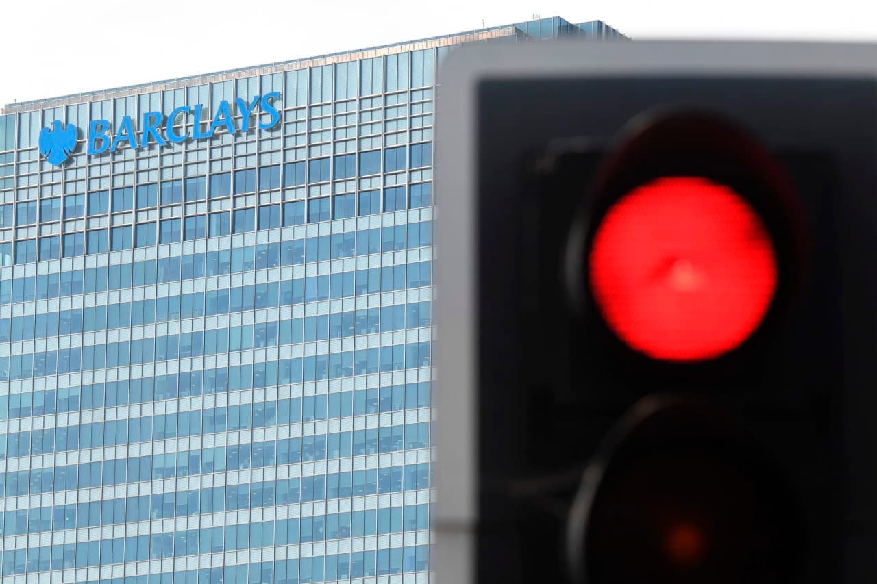 S&P 500'ün Yeni Zirvesi ve Barclays Uyarısı: AI Sermaye Kıtlığı ve Orta Dönem Seçim Riski Piyasaları Sarsabilir