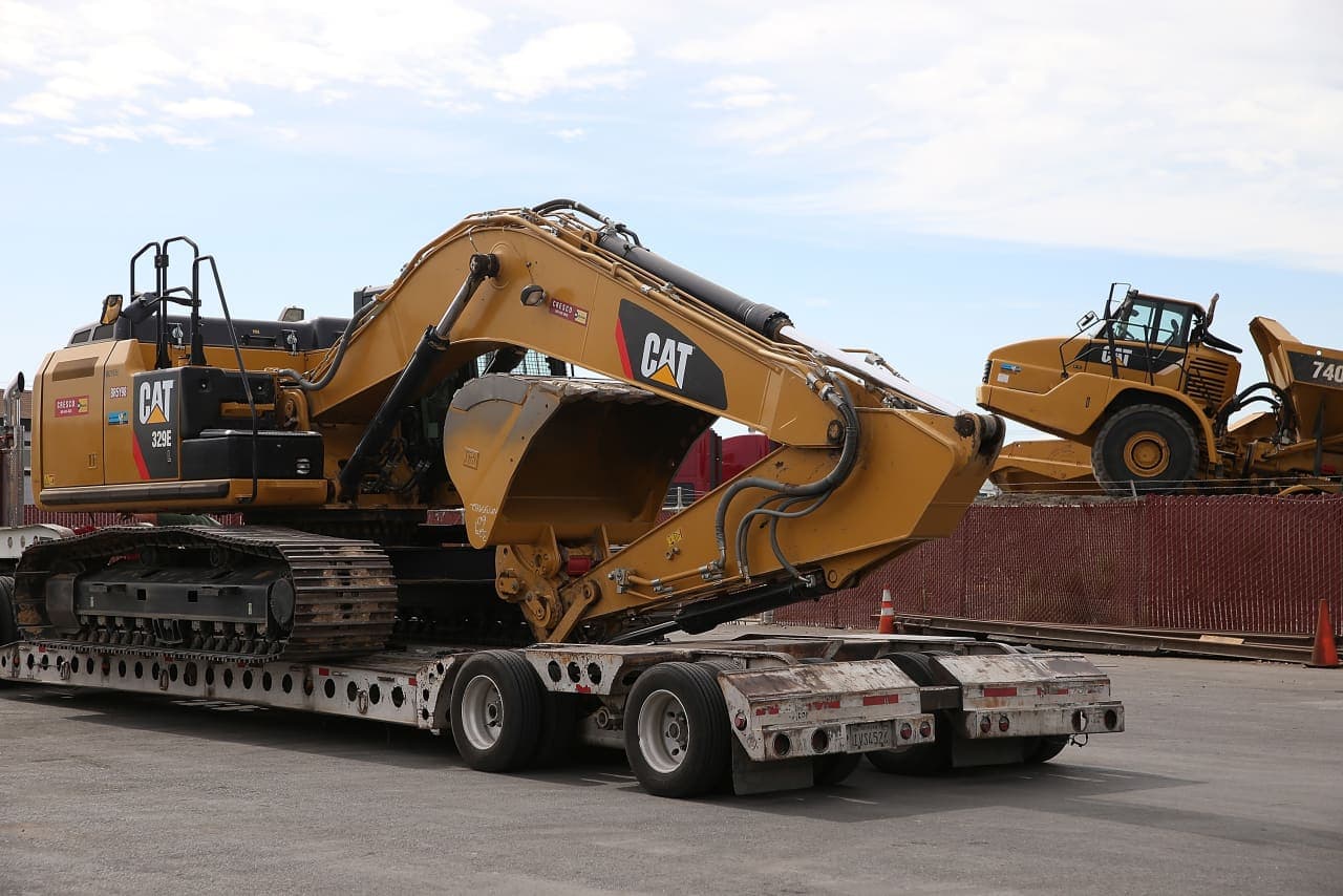 Caterpillar’ın Rekor Geliri: Veri Merkezi İnşaatı Dow’u 200 Puan Yükseltti