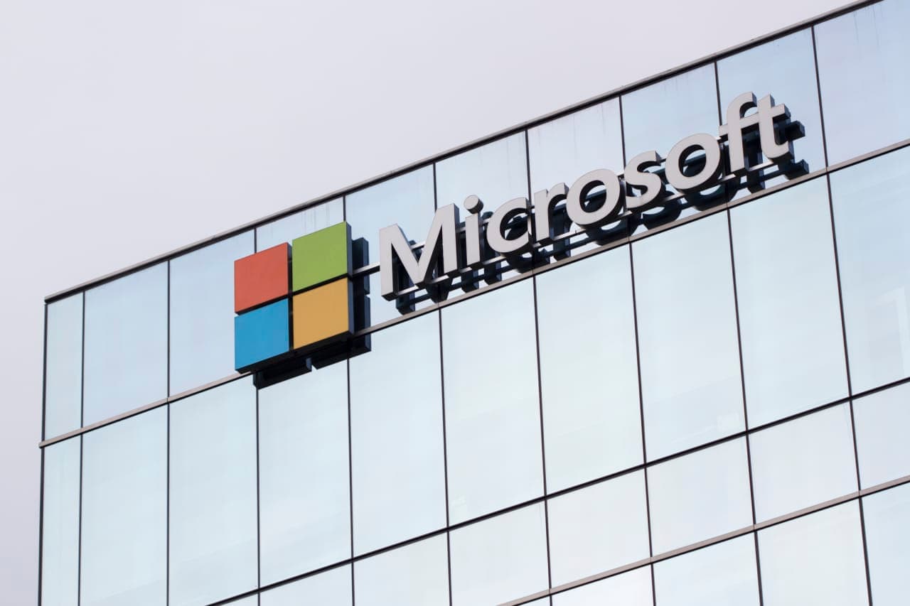 Microsoft Hisselerinde 30% Ralli: AI Harcamaları ve Piyasa Dinamikleri