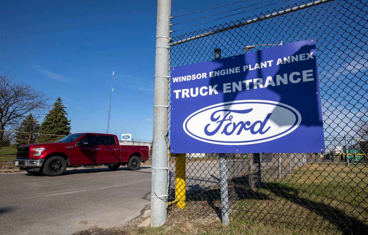 Ford’s $3 B Canadian Bet Stumbles Amid Trade War Crosshairs