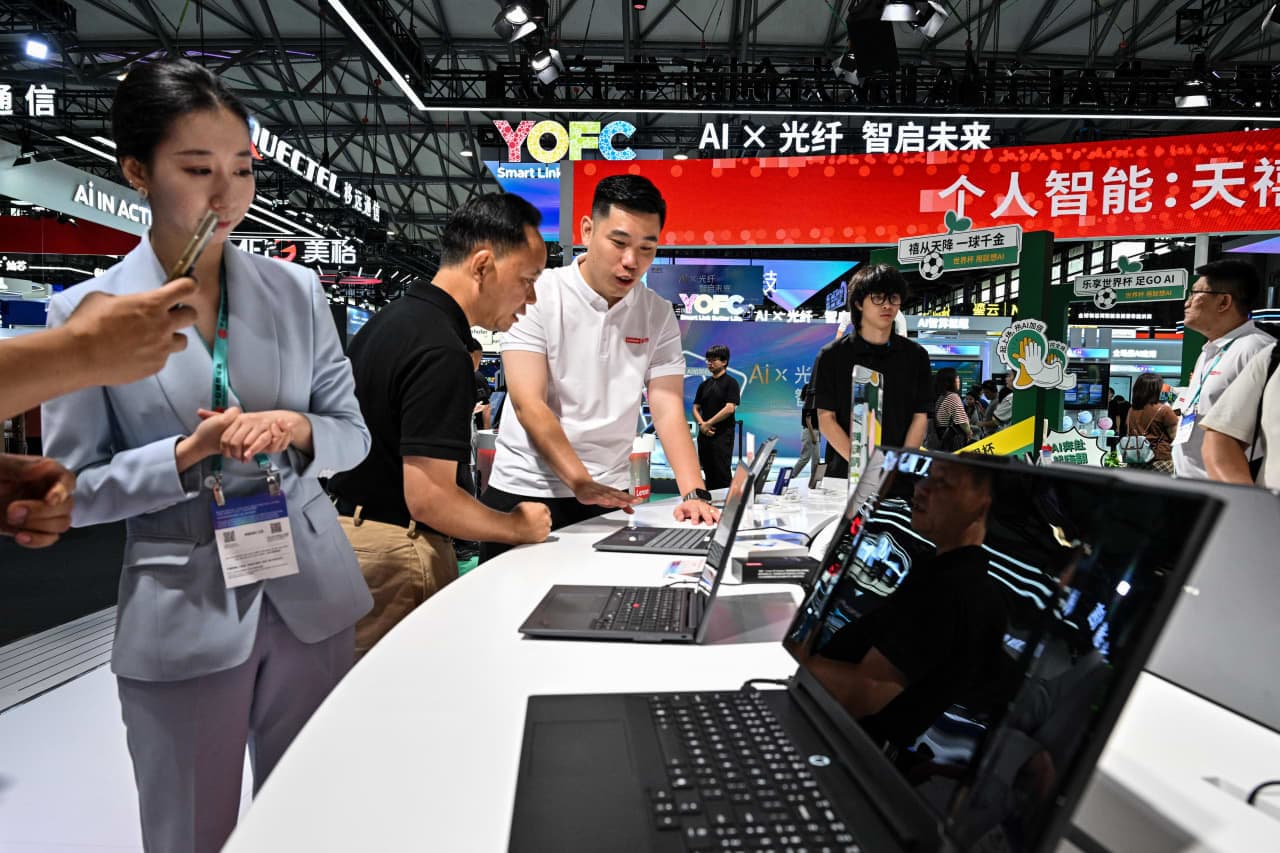 Yapay Zeka Dalgası Lenovo'yu Zirveye Taşıdı: Beklenenden Daha Güçlü Kar Raporu