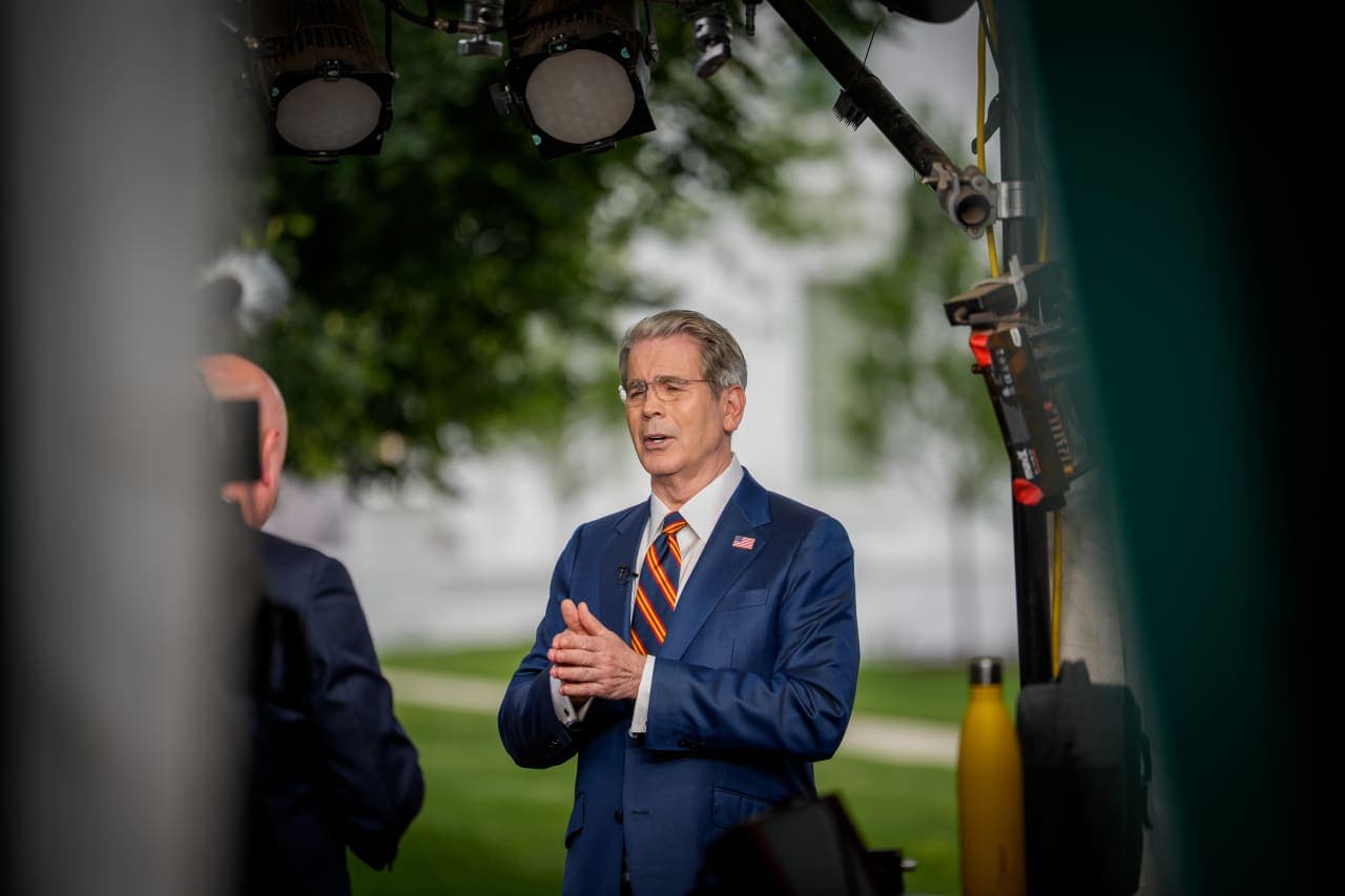Trump, Vance and Bessent’s ‘Alternative Facts’ Shake the Bond Market