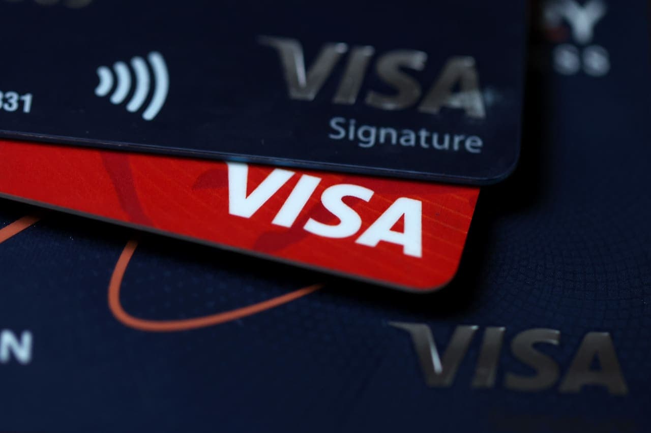 Visa and Mastercard Hit New Records as Consumer Spending Persists
