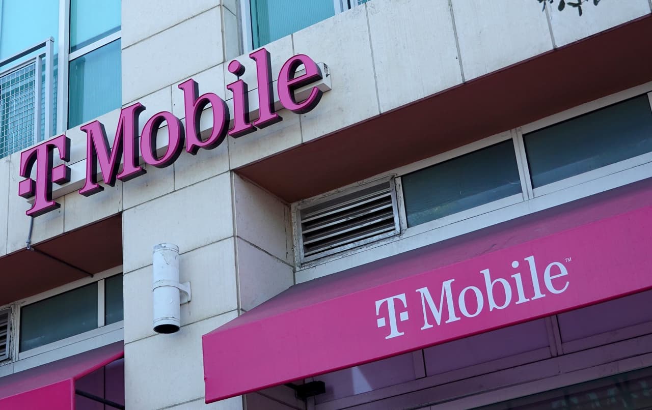 T-Mobile's Revenue Surge: A Premium Plan Success Story
