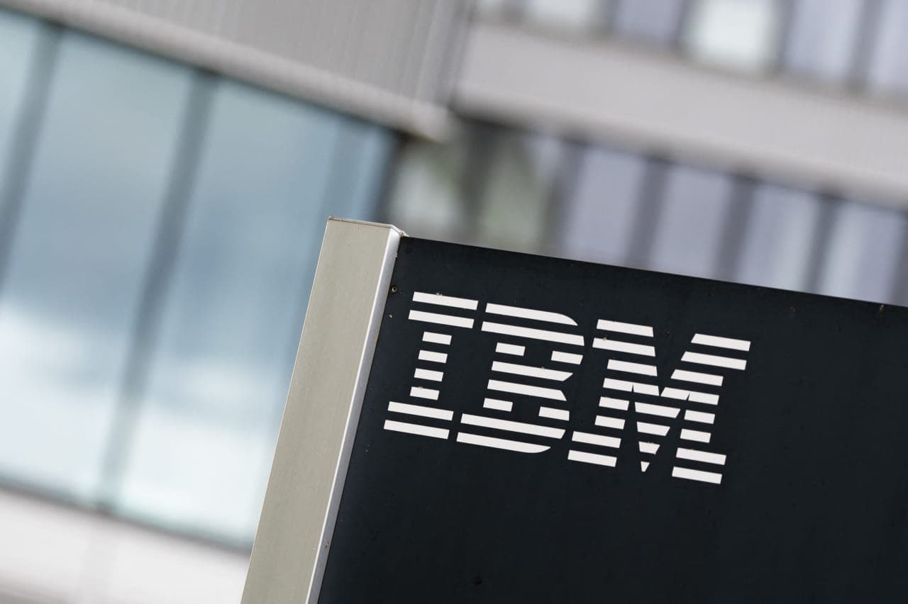 IBM'in Gelir Rehberliğini Düşürmesi ve 2026 Nakit Akışı Beklentisi