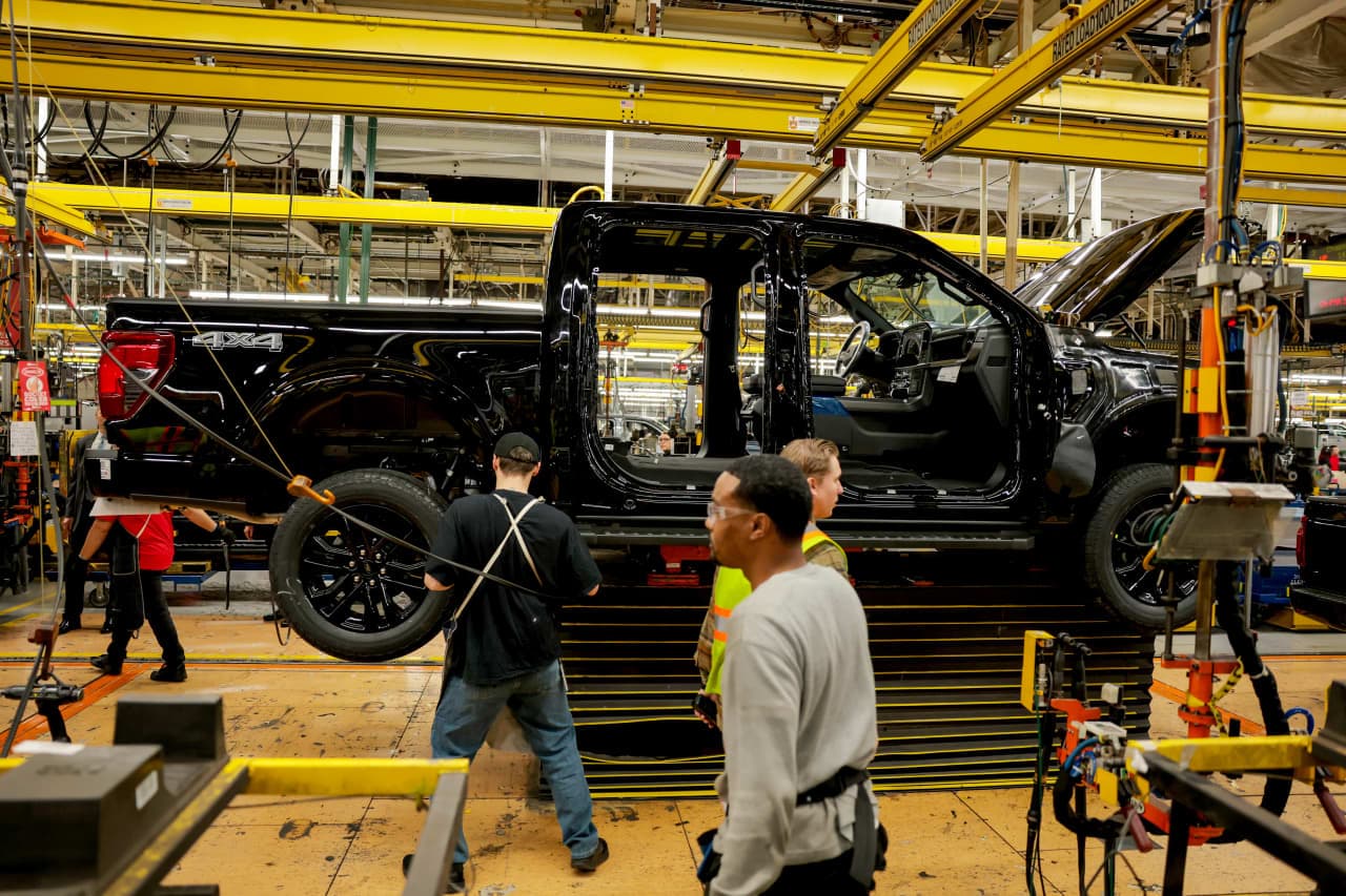 Ford’un Büyük Kamyon Stratejisi Sinyallerini Çıkarıyor: Wall Street’in Gözleri