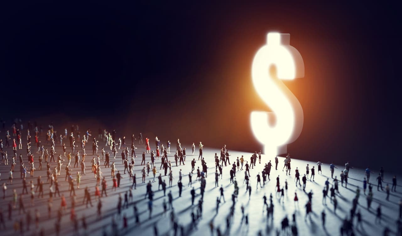How Billionaires Are Choosing These Stocks: Q2 Sector Trends and Investment Strategies