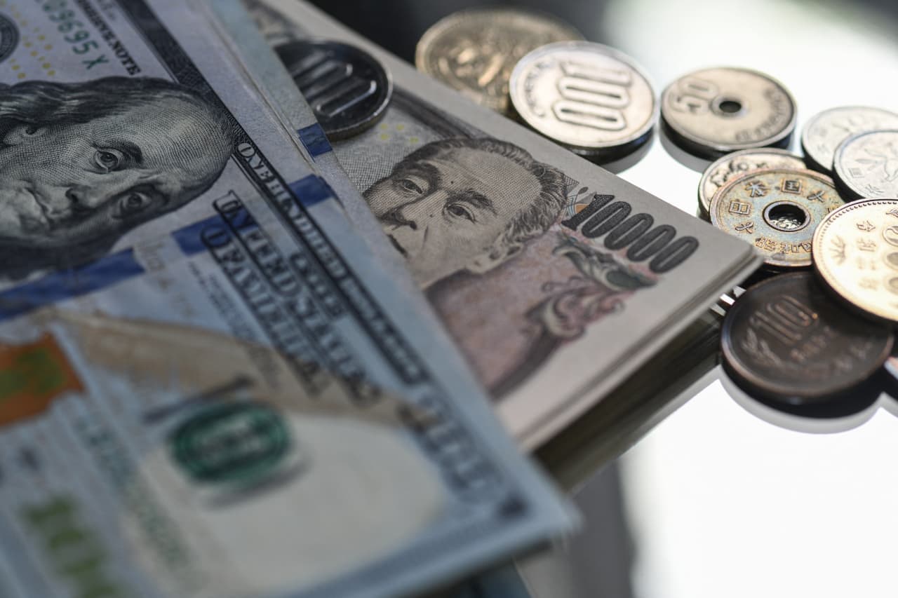 Carry Trade’s Resurgence: A Risky Strategy Reemerges in 2024 Markets