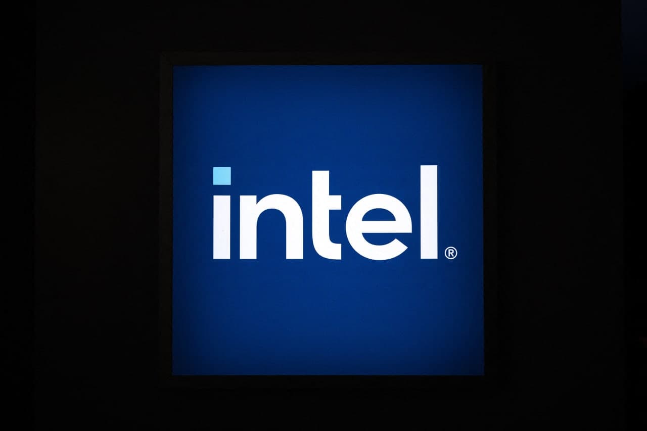 Chip Titans Tumble: Why Intel, Micron and Peers Are Lagging Behind