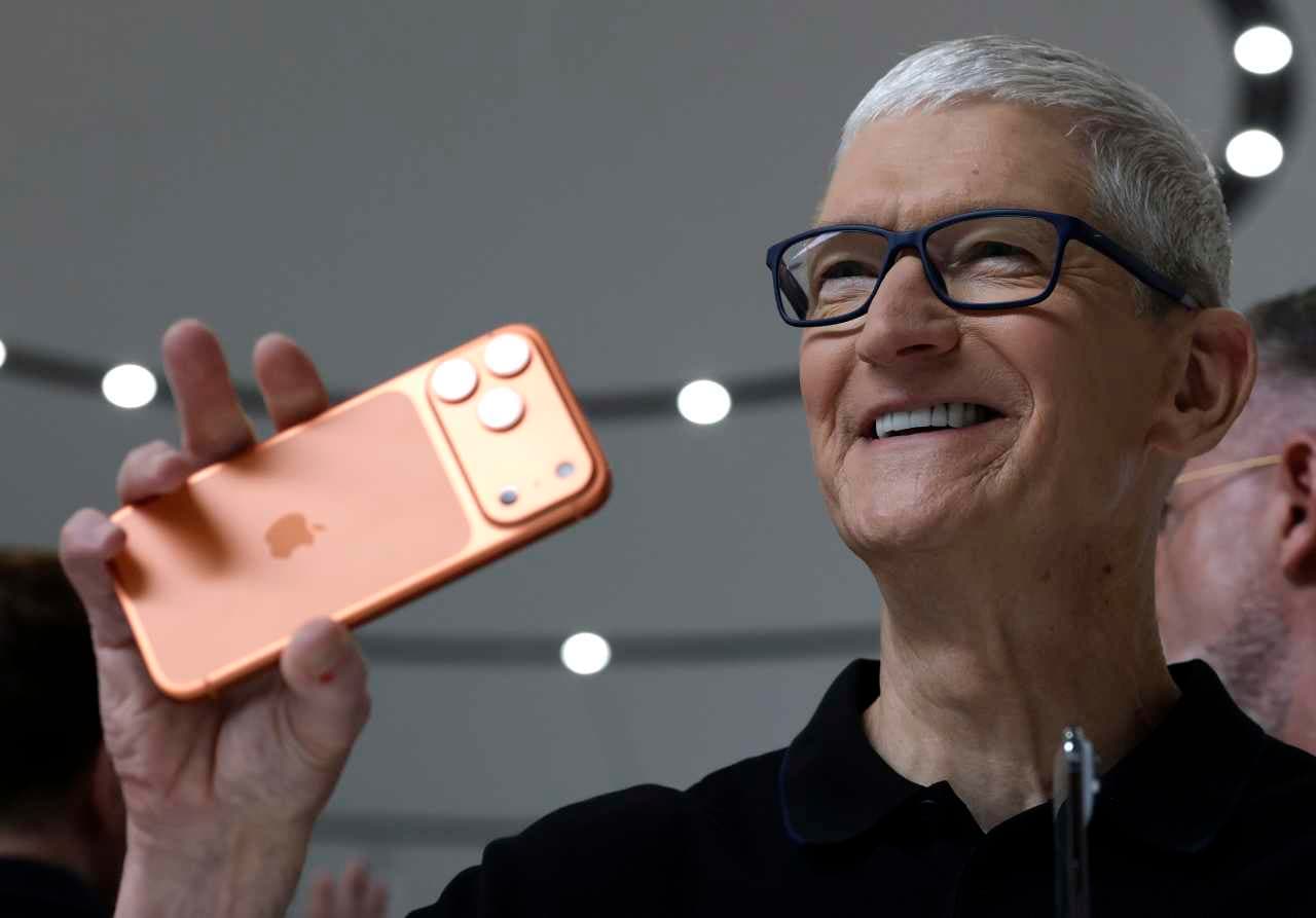 Apple: Big Tech’in Dalgalı Piyasalara Karşı Akıllı Koruyucu