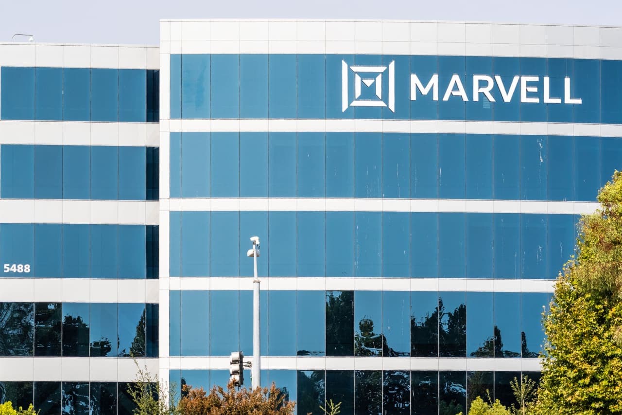 Google’s 12 Billion‑Dollar Marvell Option Fuels Stock Surge, Broadcom Slides