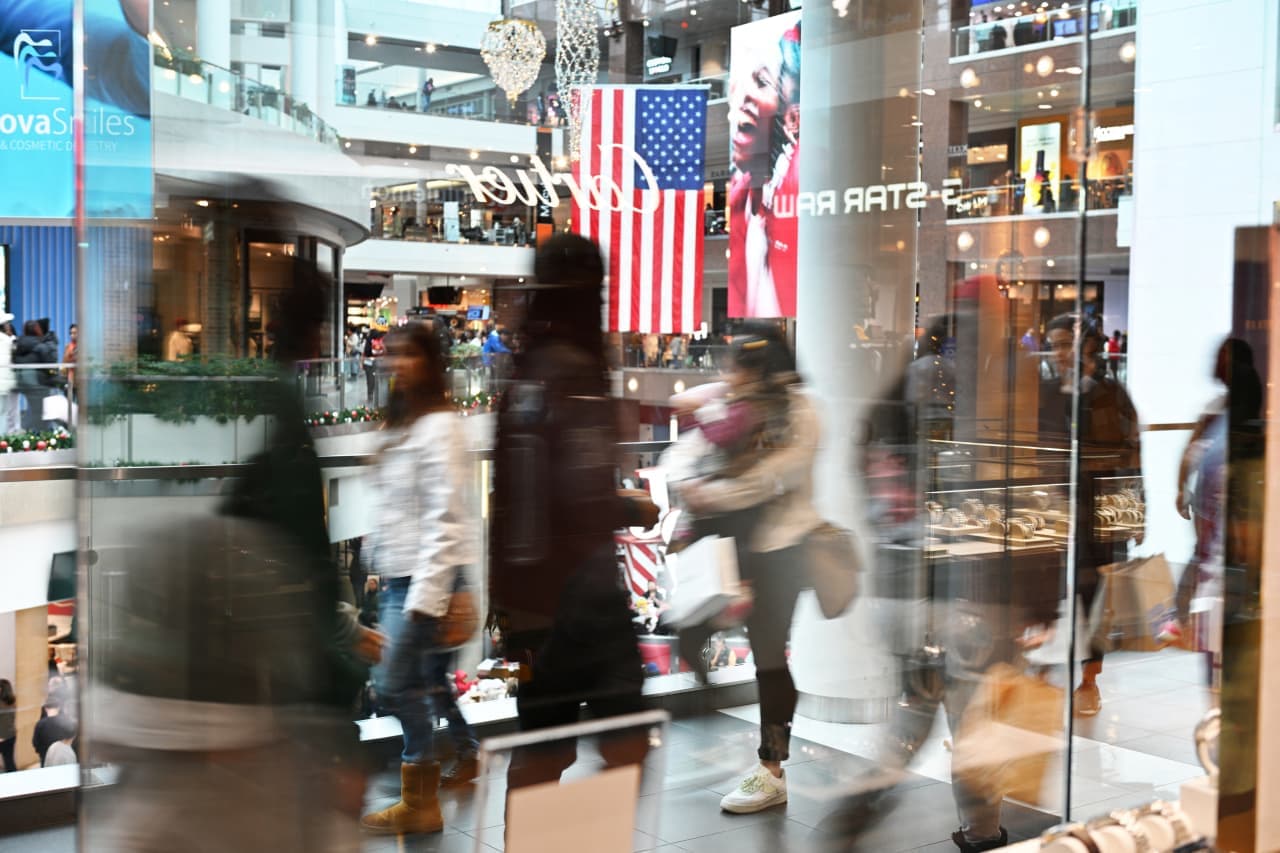 Consumer’s Double‑Edged Sword: Spending Surge Meets Savings Drain