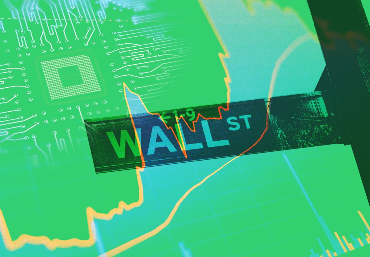 S&P 500 Climbs Amid AI Frenzy: How Big Tech Titans Shape the Index