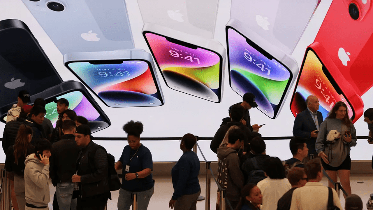 Leaked Secret Test Photos of iPhone 18: How Will the Technological Rise of TSMC and ASML Impact the Global Chip Industry?