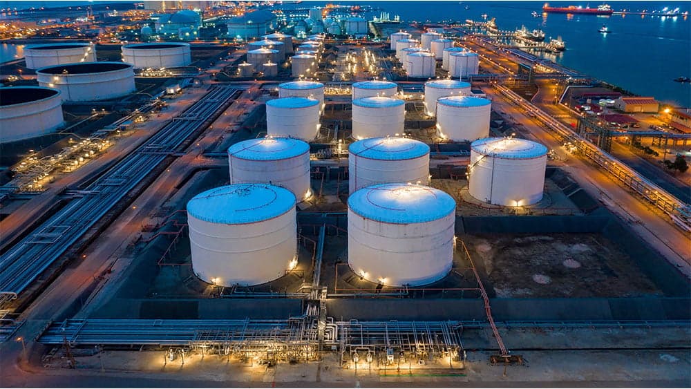 Oil Gridlock Unleashed: Is the Biggest Traffic Jam a Goldmine for Savvy Investors?