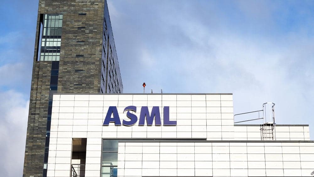 ASML ve Snowflake, Büyük Dönemlerde Alım Noktalarına Yakın Beş Hisseyle Piyasa Kalabalığını Aşıyor