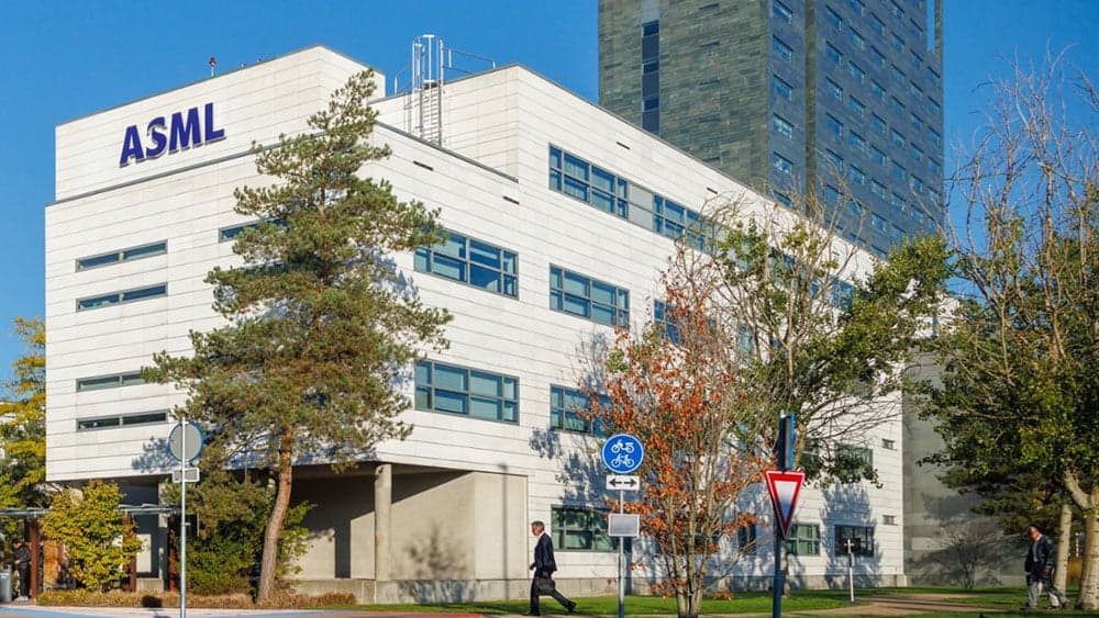 ASML'nin İkinci Çeyrek Kar Performansı ve Tahmin Yükselmesi: Çip Krizinde Yeni Bir Umut