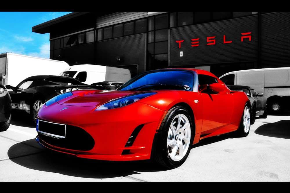 Tesla’nın Yenilenen Roadster’i: 2026’ın Hızlı Sürüş Devrimi