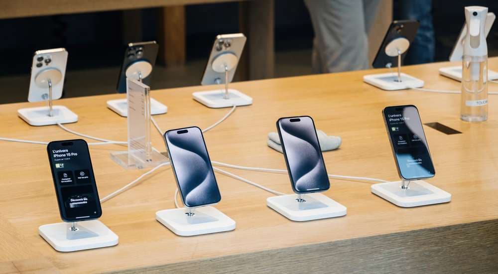 Apple'ın iPhone Satışı Küresel Pazarın Nabzını Tutuyor