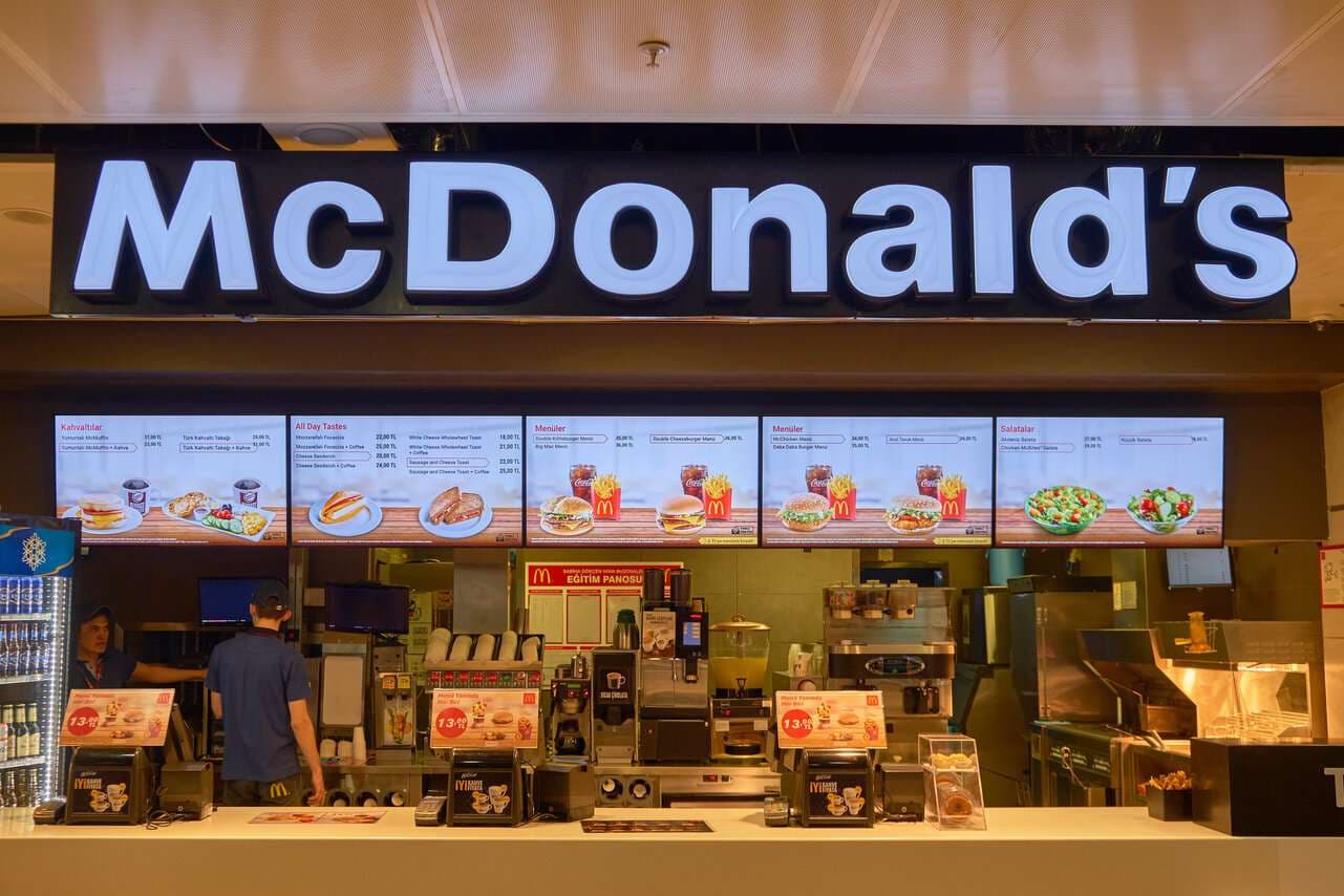 McDonald's Karlılıkta İstikrarı Sağladı, Temettü ve Hisse Geri Alımı Vurgusu Güçlendi