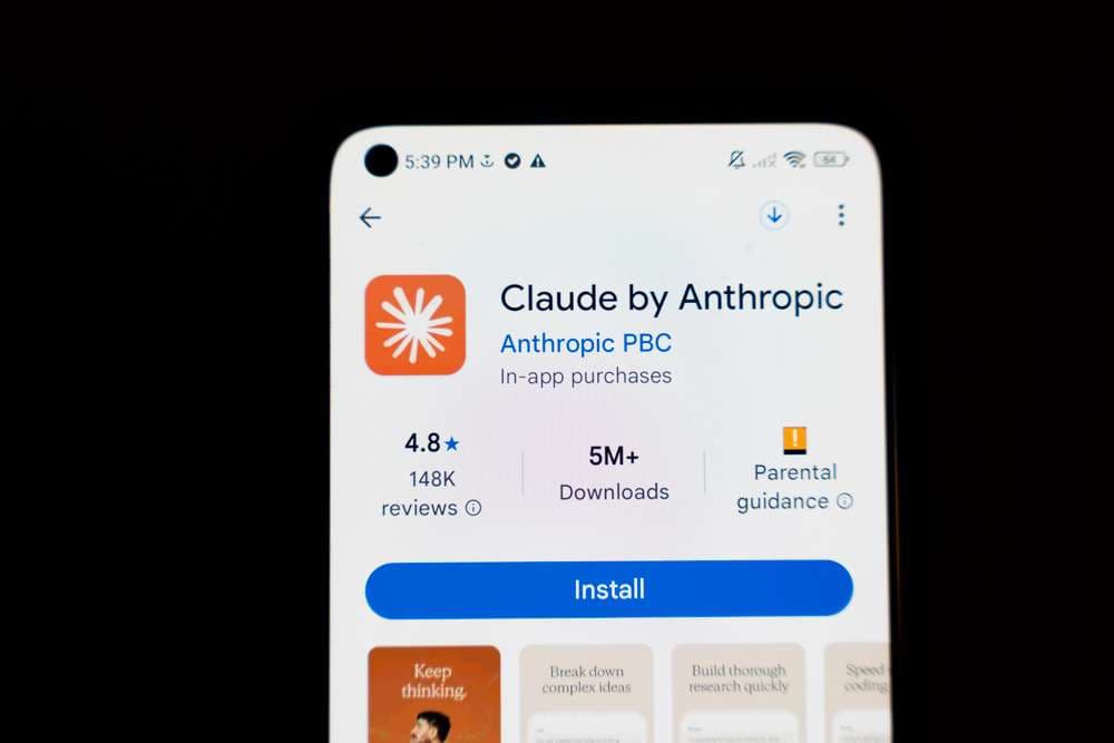 Anthropic, Claude İçin Özel AI Çipi Tasarlıyor: Endüstri Rekabetinde Yeni Dönem