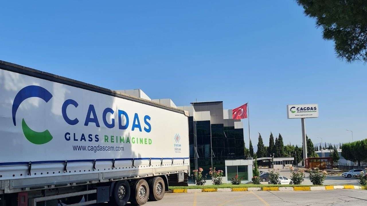 Çağdaş Cam, 104.5 Milyon TL'lik Siparişle Üretim Kapasitesini Zirveye Taşıyor