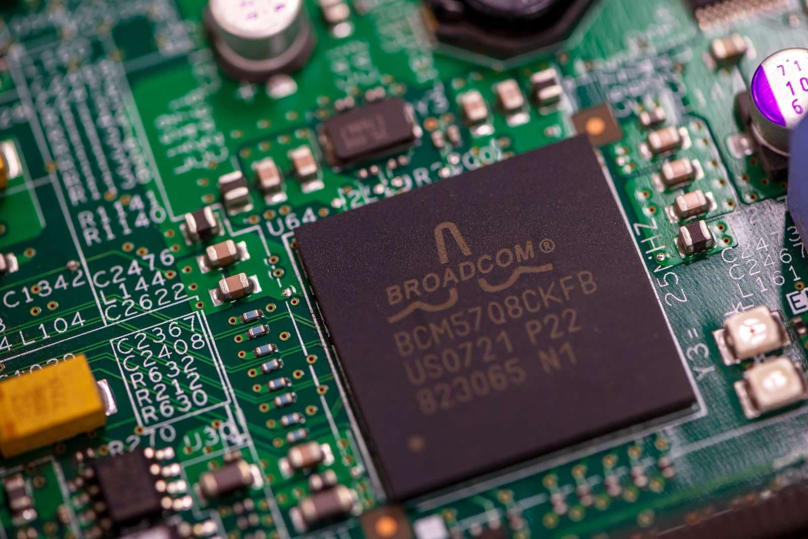Samsung ve Broadcom'un 200 Milyar Dolarlık İti Barişi: Çip Endüstrisi'nde Yeni Bir Dengem