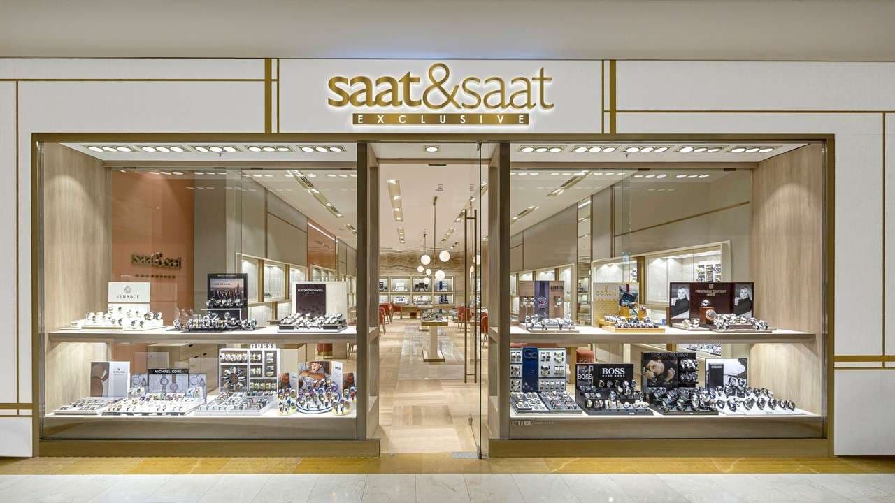Saat Shares Open, Investors Dump: Volatility Soars
