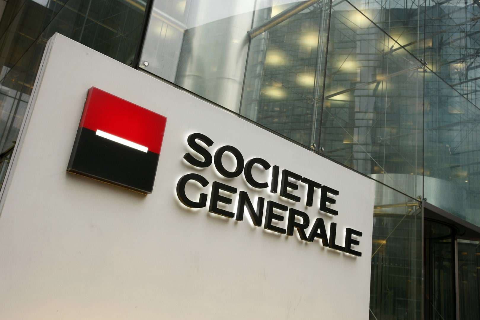 Société Générale'in Kazançları Beklentileri Aştı: Hedefler Yeniden Belirlendi