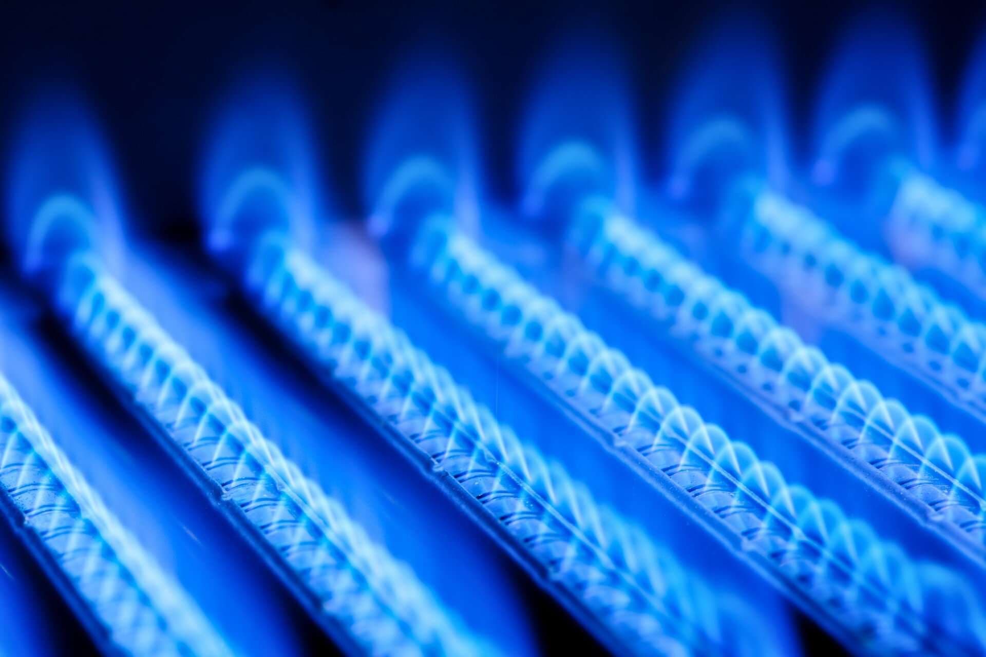 European Natural Gas Prices Jump 5% Toward Record Levels