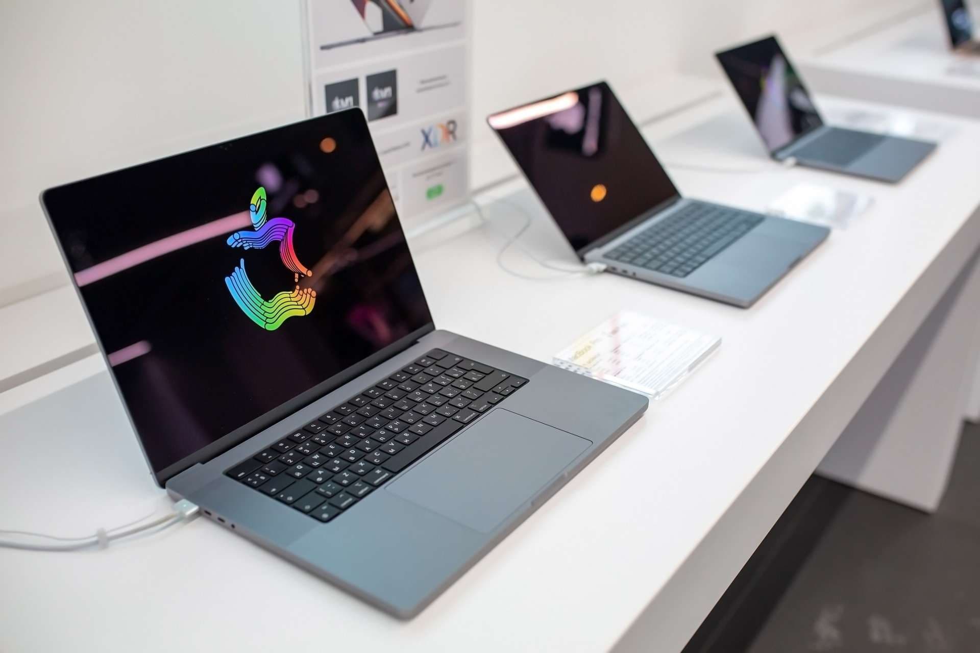 Apple, Mac Serisini Devrimle Yenileyecek: Yatırımcıların Gözleri Üzerinde