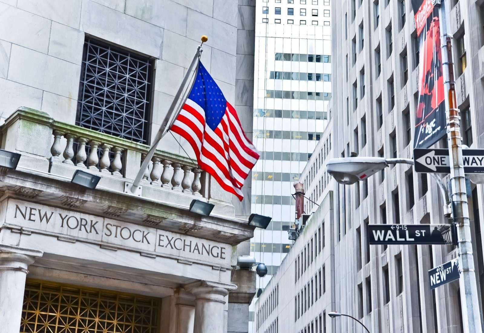 Amazon'un Wall Street Destekli Çıkışı: Piyasalarda Kaybı Telafi Etme Stratejisi